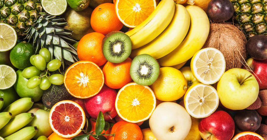 6 frutat që ju ndihmojnë të humbni në peshë