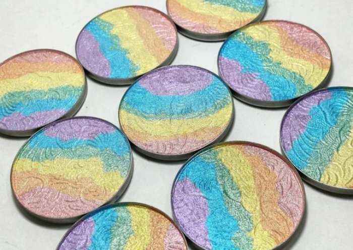 “Highlighter”-i me ngjyrat e ylberit është bërë hit në botë