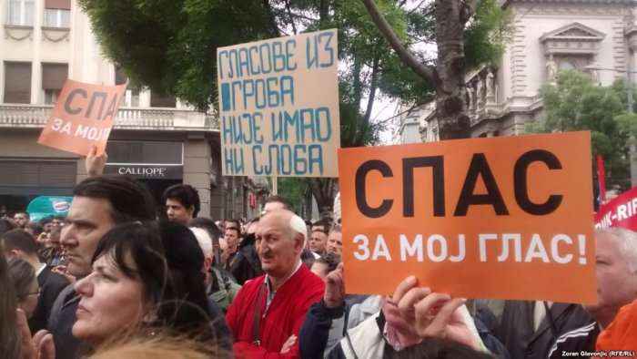 Protesta në Beograd për parregullësi zgjedhore