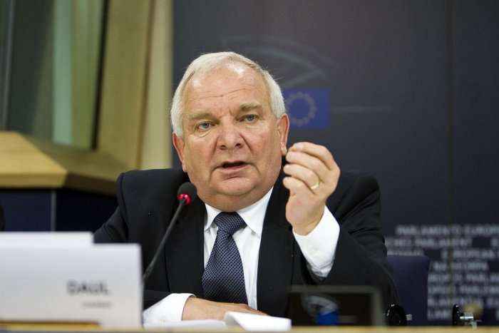 Joseph Daul: Kosova është në mes të Evropës