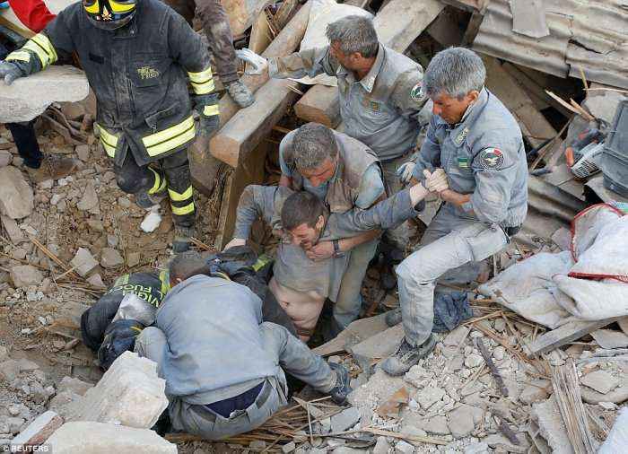 Rritet në 38 numri i të vdekurve nga tërmeti në Itali (Foto/Video +18)