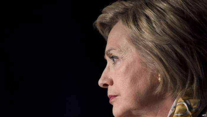 Përse janë aq të rëndësishme emailet private të Clintonit?