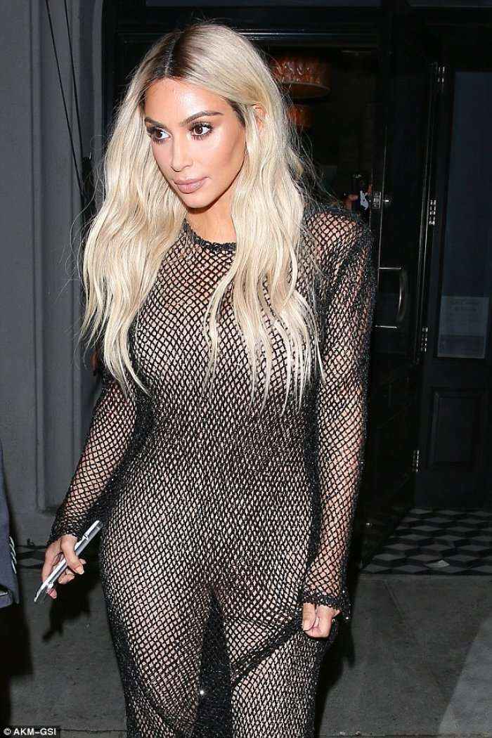 Kim Kardashian sërish bjonde (Foto)