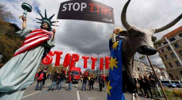 Zëvendësi i Merkelit: Negociatat për tregti mes SHBA’së dhe BE’së kanë dështuar