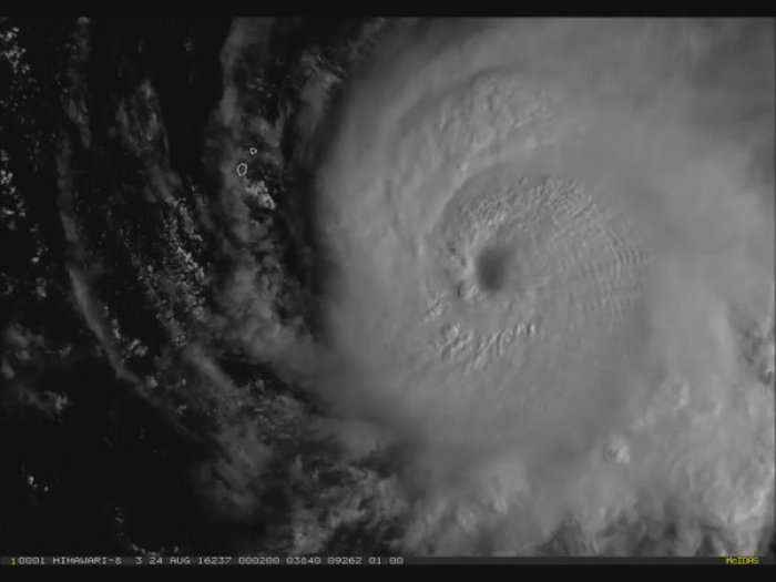 Pamjet e frikshme satelitore të uraganit “Lionrock” (Video)