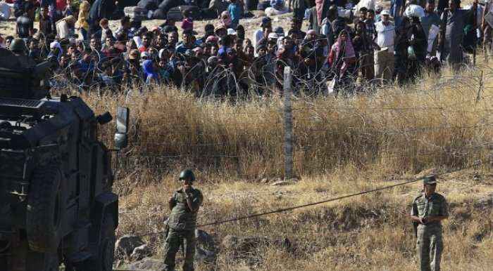 OKB: 20 mijë sirianë janë tubuar në kufi me Turqinë