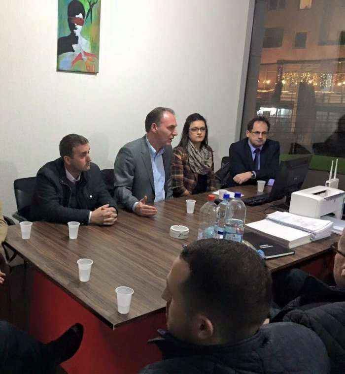 Fatmir Limaj mbledh 20 aktivistë në Fushë Kosovë (Foto)