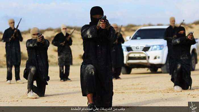 ISIS-i zbulon kampin e trajnimit në shkretëtirën egjiptiane 