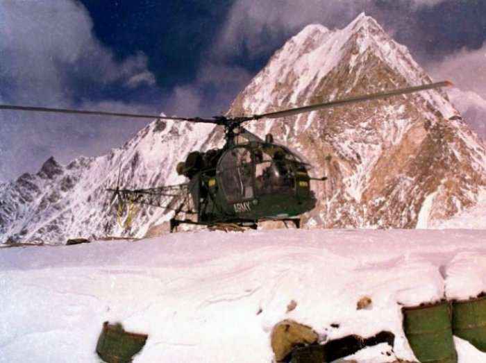 Mrekullia, ushtari mbijeton pas 6 ditëve nën dëborë në Himalaja