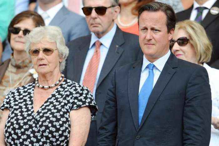 Nëna e kryeministrit Cameron i del kundër të birit (Foto)