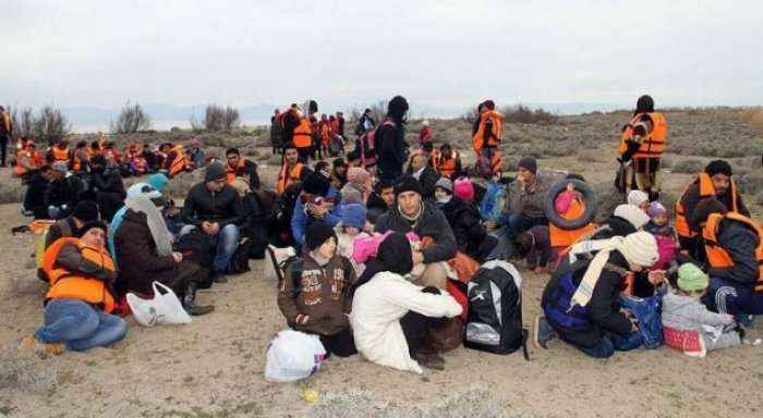Në Greqi mund të mbeten të bllokuar 50 mijë refugjatë