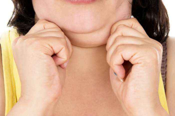 Pesë këshilla për reduktimin e yndyrës në qafë dhe fytyrë
