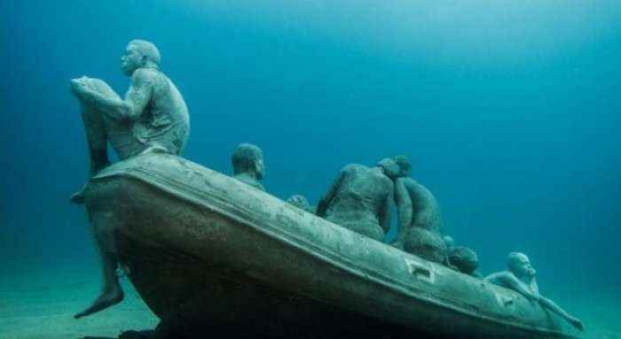 Një muze nënujor për emigrantët e mbytur në det (Video)