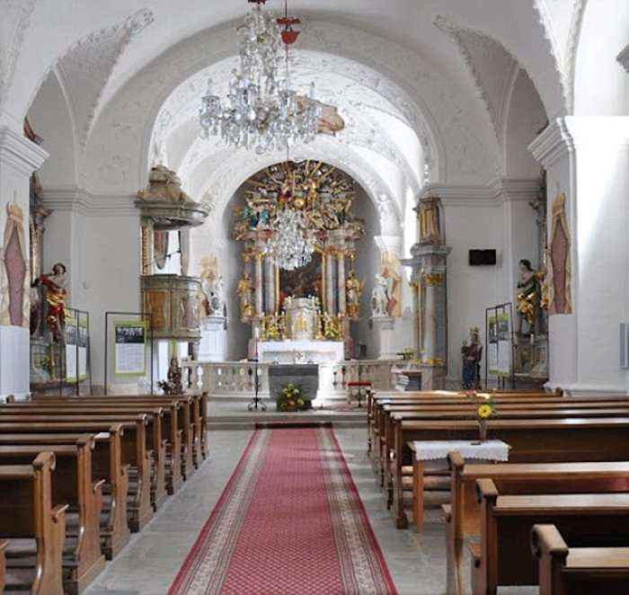 13 mijë shqiptarë janë konvertuar në besimin e krishterë