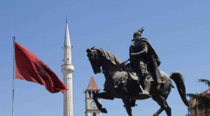 Nesër ora e parë mësimore i kushtohet Skënderbeut