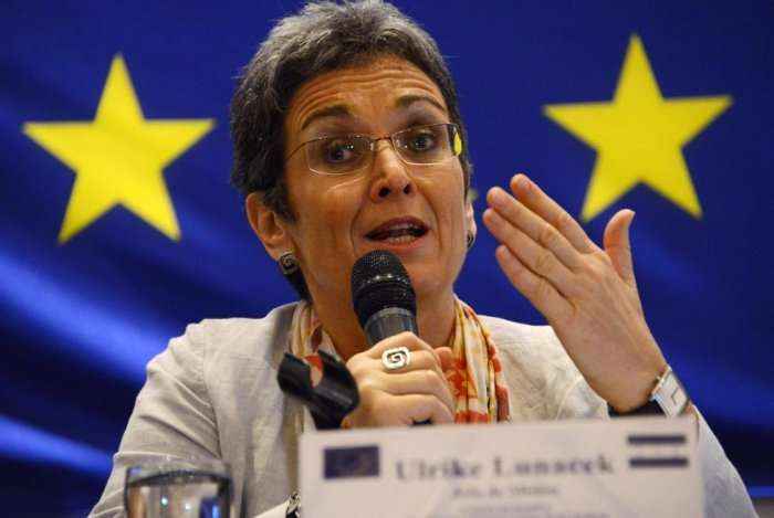Lunacek: Çelësi për liberalizimin e vizave, është në duar të politikanëve kosovarë