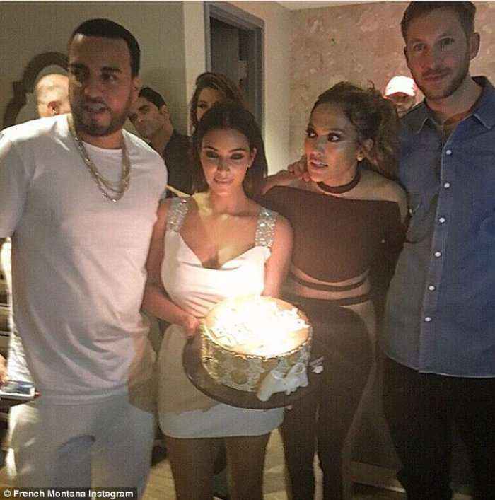 J-Lo feston ditëlindjen me Kim Kardashian-in dhe ish të dashurin e Ritës (Foto)