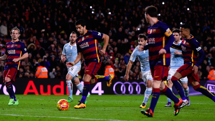 Tentuan të imitojnë penalltinë e Messit dhe Suarez, por shikoni rezultatin (Video)