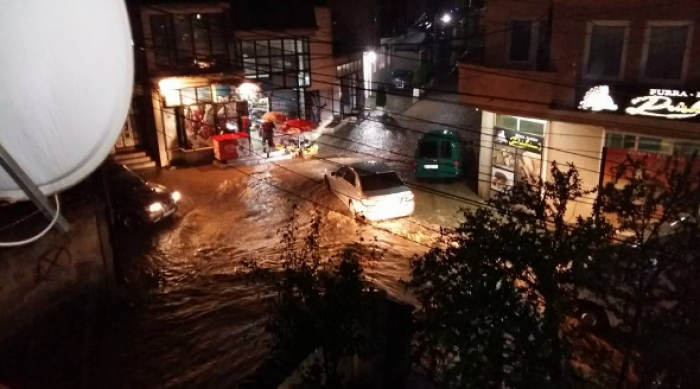 Ky është numri i telefonit për ata që janë vërshuar nga shiu në Prishtinë