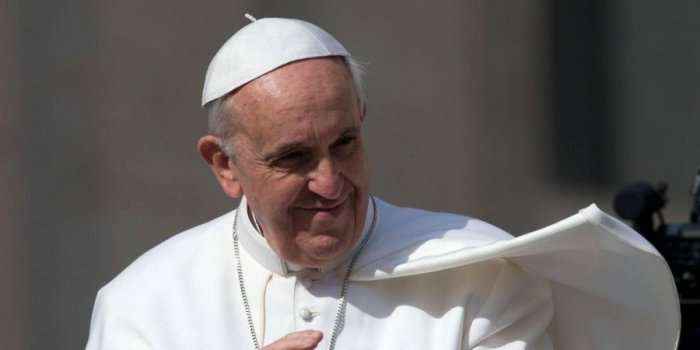 Papa Françesku: Bota është në luftë, por jo në luftë fetare