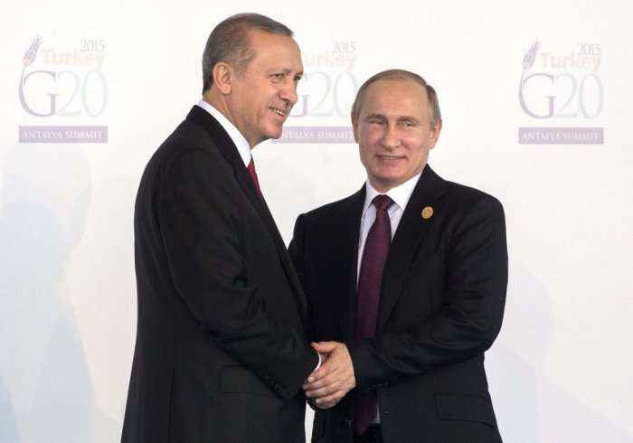 Flirti i Erdoganit me Putinin provokon NATO-n (Foto)