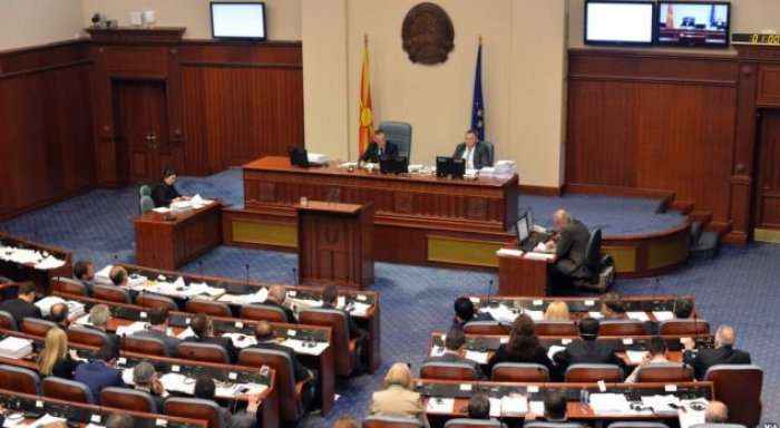 Maqedonia po shkon drejt zgjedhjeve, votohen ndryshimet e ligjeve sipas ”Përzhino 2”