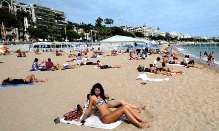 Alarmi për sulme, ndalohen çantat dhe valixhet në plazhet e Kanës