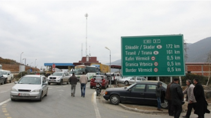 Tentojnë të kalojnë kufirin në mënyrë ilegale, dëbohen nga Kosova