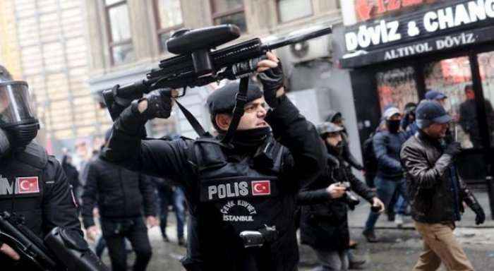 Turqia arreston 12 avokatë