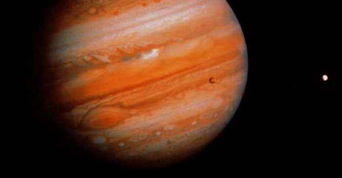 Shkencëtarët: Pika e Madhe e Kuqe e Jupiterit gjeneron nxehtësi marramendëse 