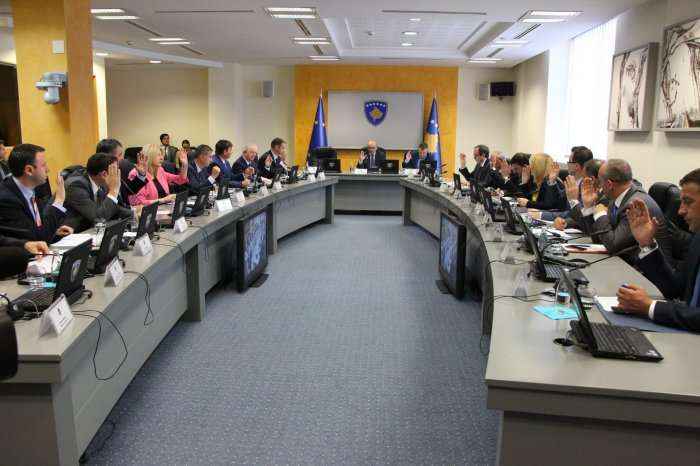 Programi ekonomik i qeverisjes PDK&LDK e varfëroi Kosovën 