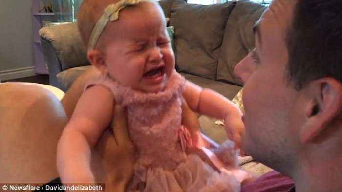 Babai heq mjekrrën, vajza shokon me reagimin e saj (Foto/Video)