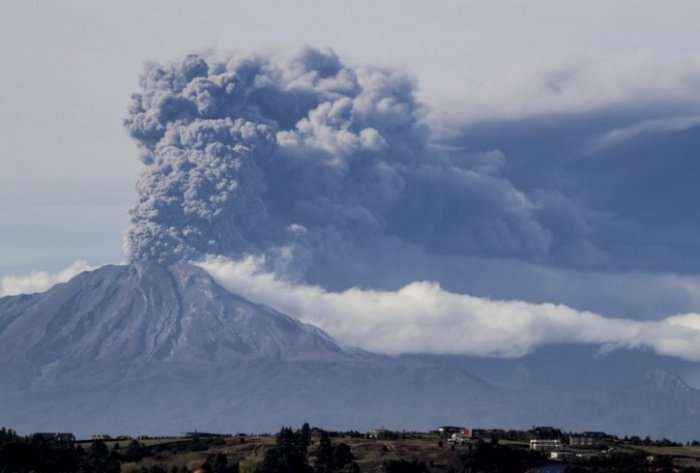 Vullkani, i cili e rrezikon tërë Evropën