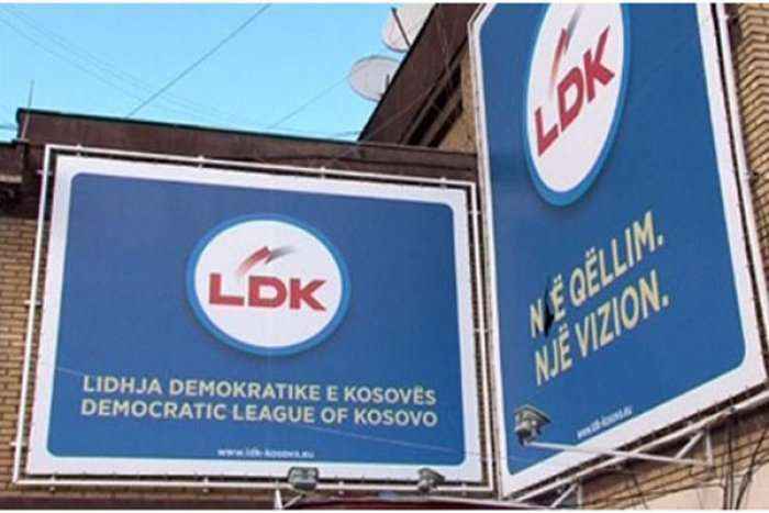 LDK: Sondazhi i fundit është hartuar në zyrat plotë armë dhe molotovë të Levizjes Vetëvendosje!