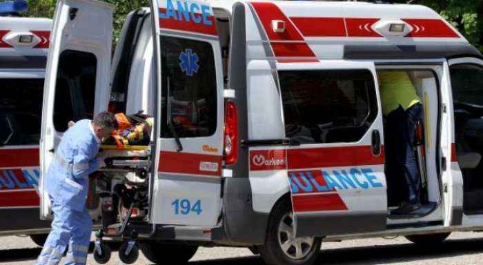 Një grua në Gostivar gjendet e alivanosur në tualet, vdes në spital