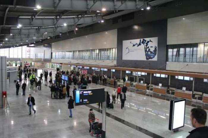Aeroporti i Prishtinë vazhdon të jetë i mbyllur