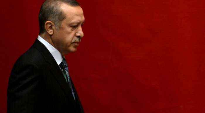 Sa ngushtë e kishte punën Erdogani (Video)