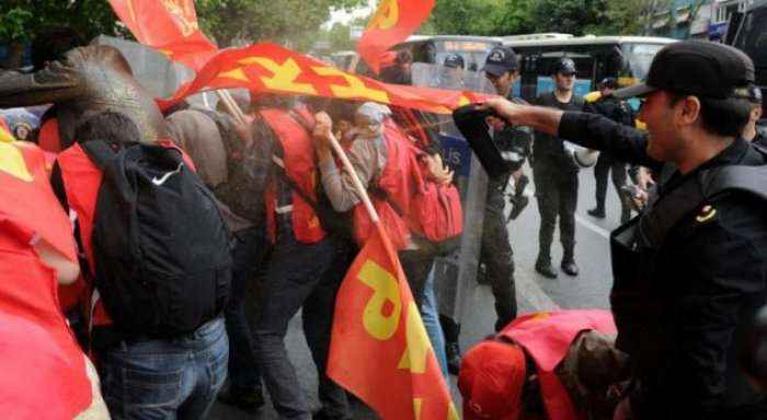 Protestë në Turqi: Gaz lotsjellës kundër protestuesve, 40 të arrestuar (Foto)