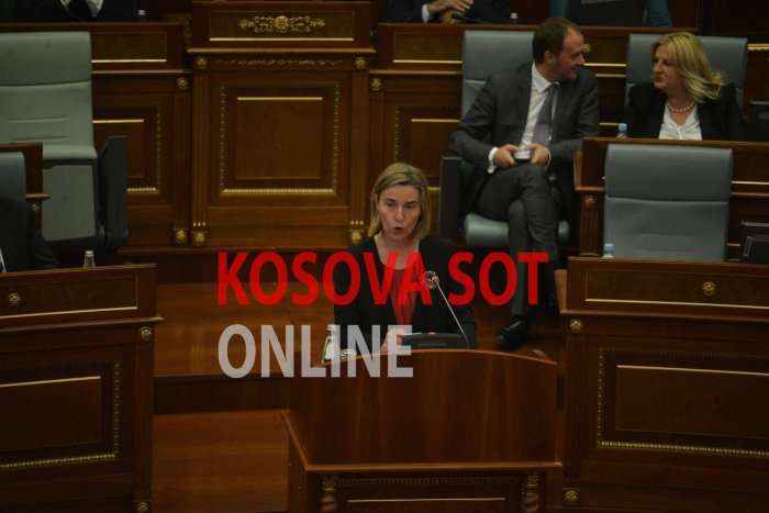 Mogherini-deputetëve: Kosova nuk do t’ia dalë nëse grindjet politike rriten