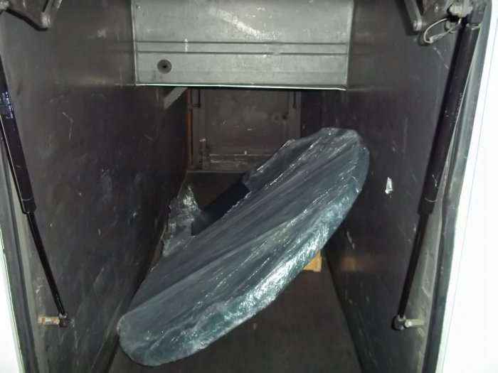 20 kg drogë të fshehura në pasqyrë, arrestohet drejtuesi i autobusit (Foto)
