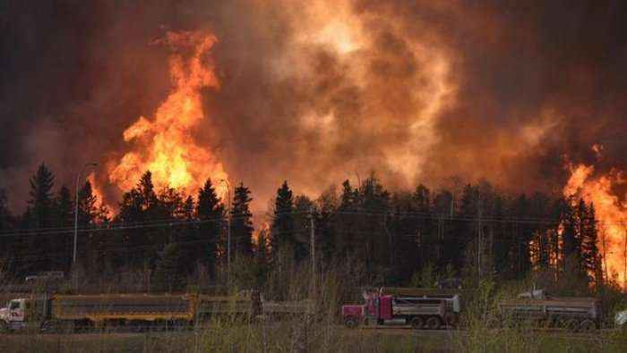 Kanada, qyteti në flakë, mijëra evakuohen nga ajri