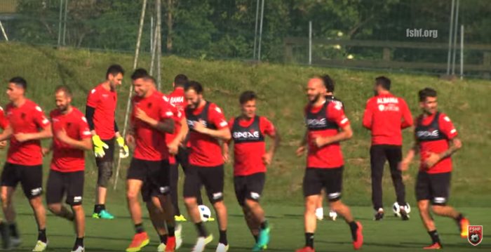 Kombëtarja kompleton stërvitjen në Austri, para Euro 2016 (Video)