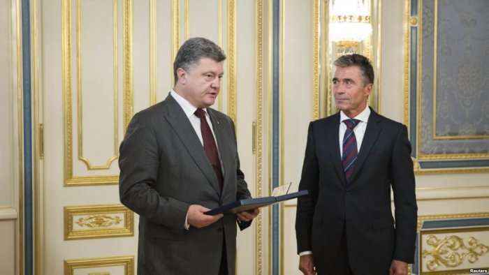 Ukrainë: Ish-shefi i NATO-s emërohet këshilltar i Poroshenkos