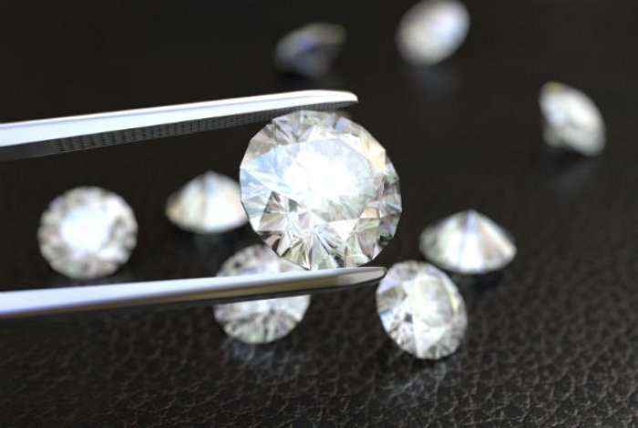 Pse diamantet kushtojnë shumë?