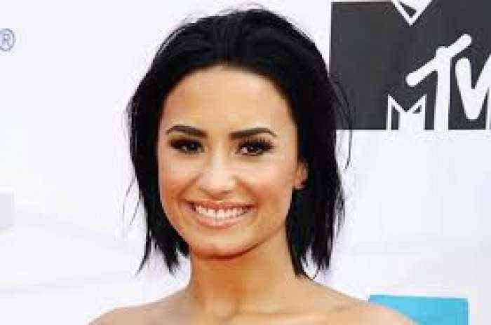 Demi Lovato humb një person të shtrenjtë. Ja dedikimi i artistes(Foto)