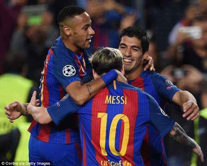 Suarez rikthen Barcelonën në lojë