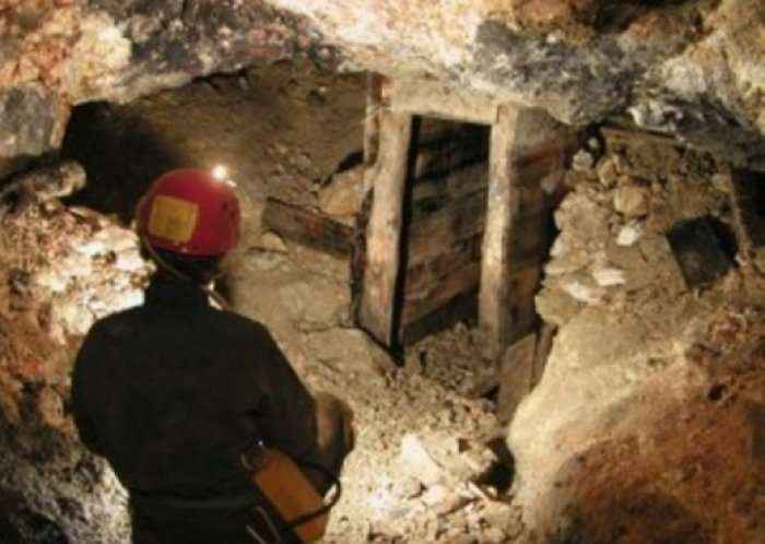 Mafia e minierave keqpërdor licencat