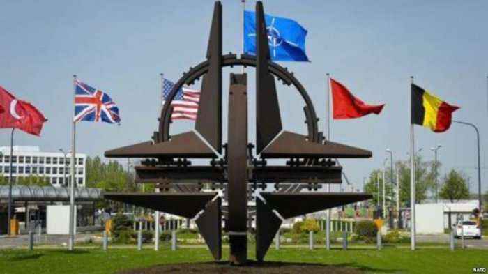 NATO e shqetësuar me nisjen e luftanijeve ruse drejt Sirisë