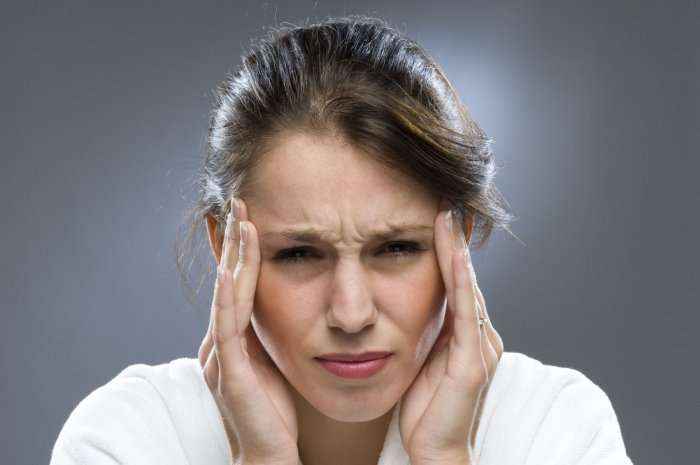 Dhimbja e kokës, e cila mundet të shkaktojë verbërim
