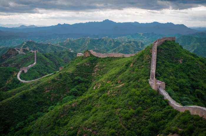 E pabesueshme, çfarë heqin punëtorët për rikonstruksionin e Murit Kinez (Video)